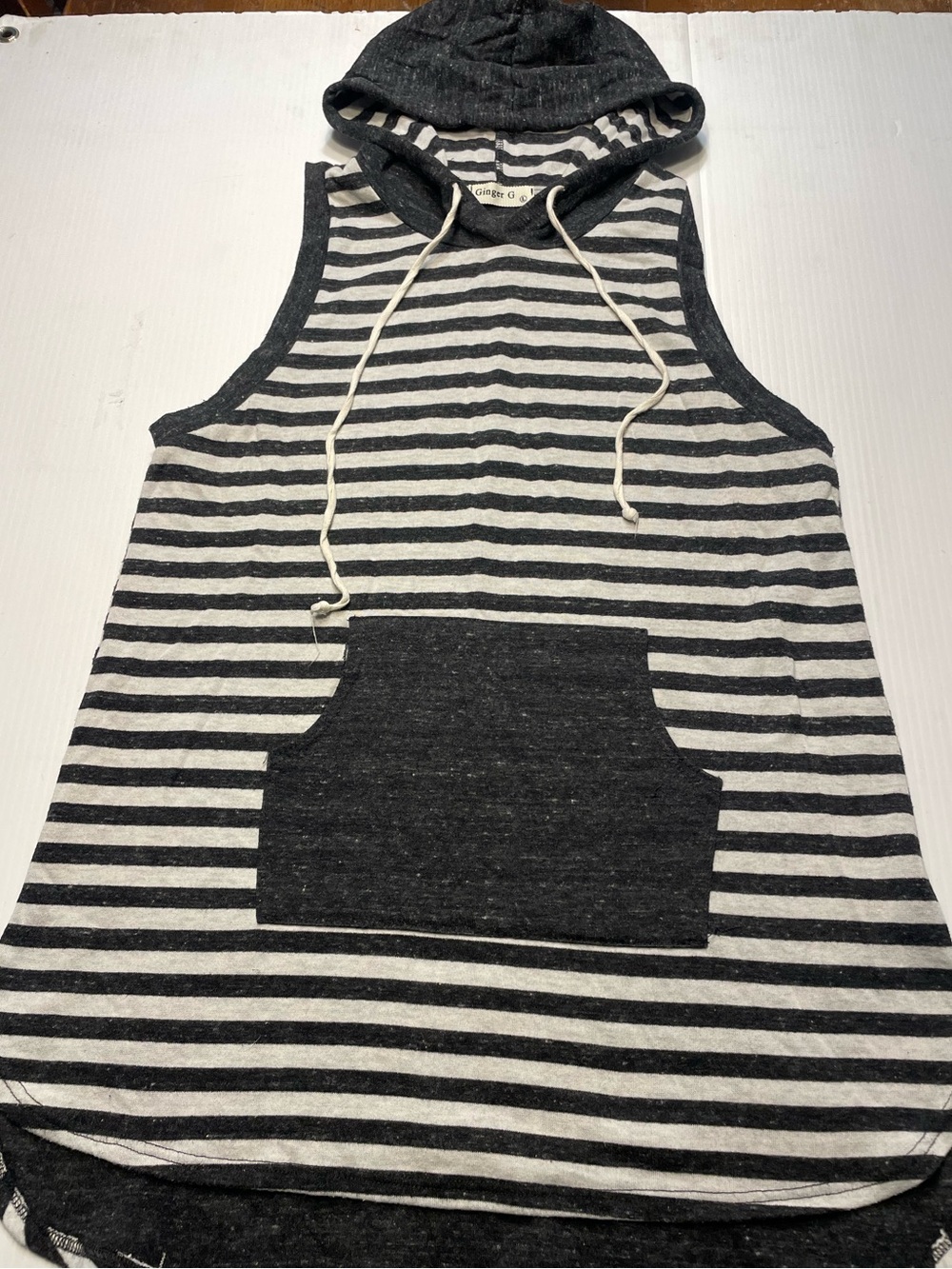 Ginger G Woman Hoodie Tunic Tank Sleeveless Top Hi-low Hem Size L Gray White